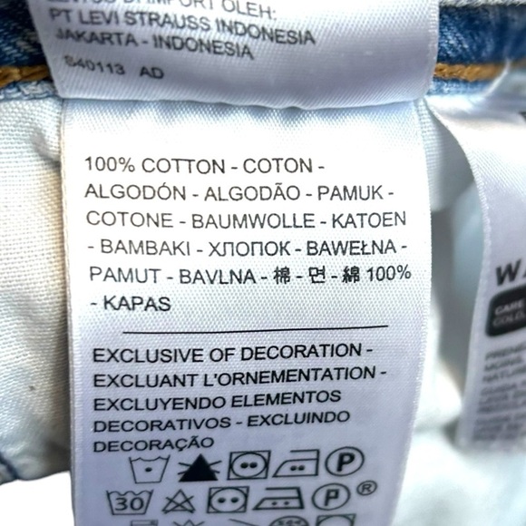 Levi's Women's Wedgie Fit Ankle Jeans - Picture 10 of 14